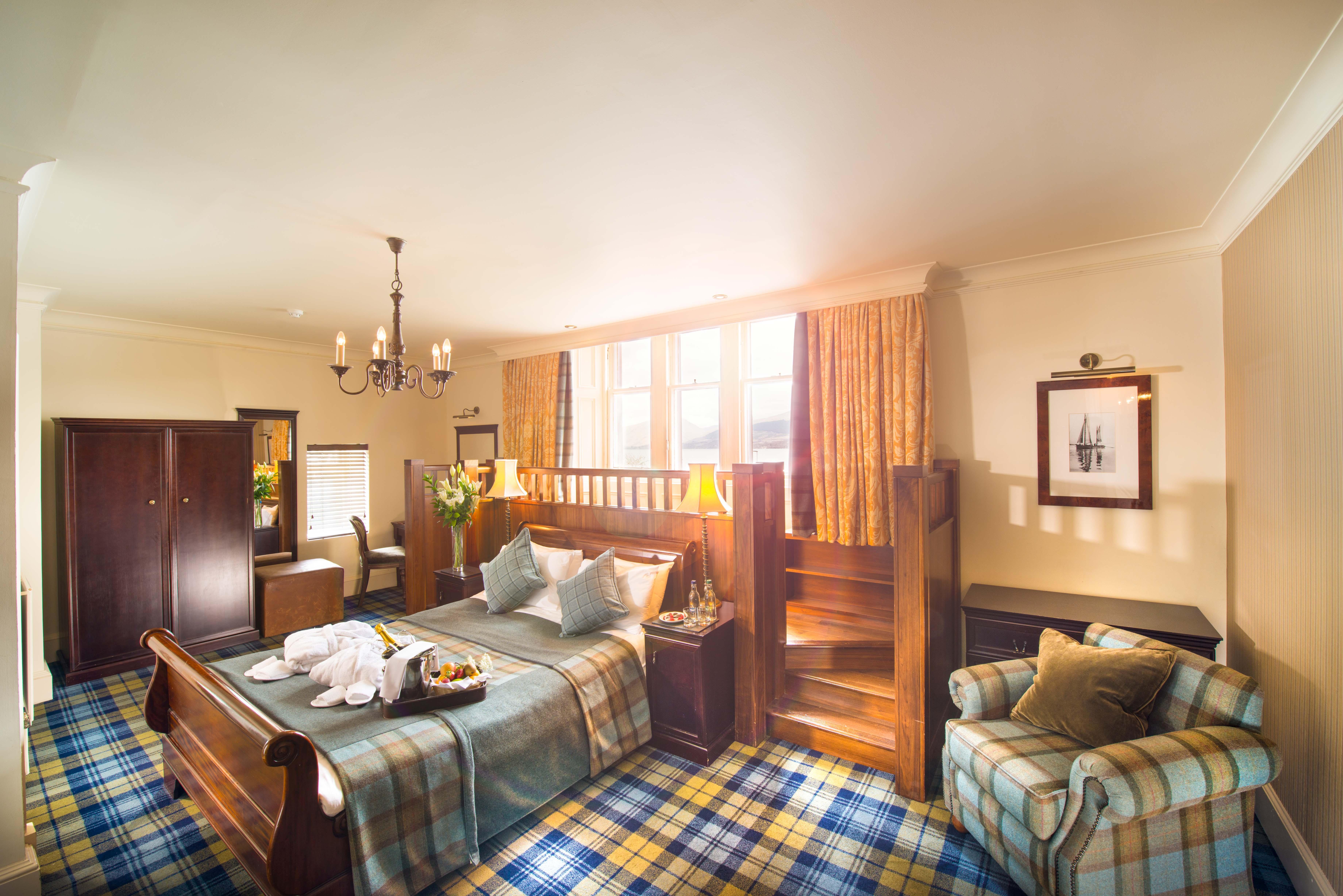 Loch Fyne & 4*